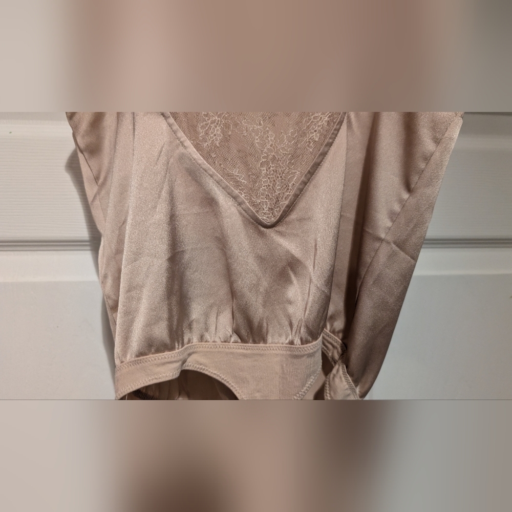 Abercrombie & Fitch NWT $45 Women's Tan Satin Bodysuit Size XS NEW - Picture 8 of 13